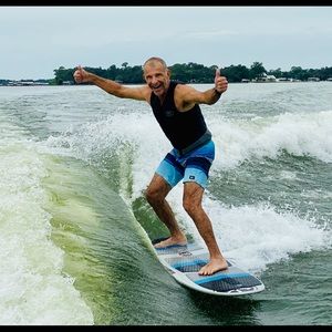 Meet your Posher, Dennis